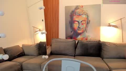 Snapshot of ailann_ chatting on 10/13/25, 05:35 Alisson online show from 10/13/25, 05:35