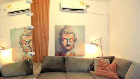 Snapshot of ailann_ chatting on 10/22/25, 07:35 Alisson online show from 10/22/25, 07:35