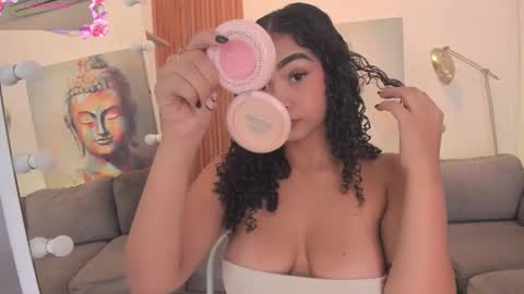 Snapshot of ailann_ chatting on 11/14/25, 07:45 Alisson online show from 11/14/25, 07:45