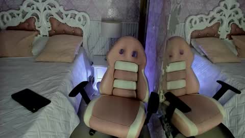   online show from 11/26/25, 02:23