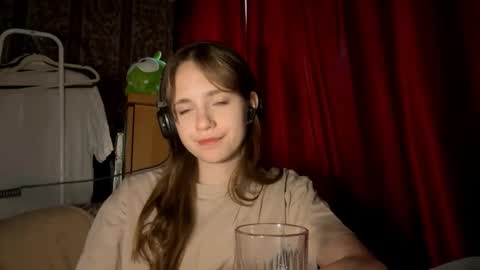 Kira online show from 10/07/25, 12:35