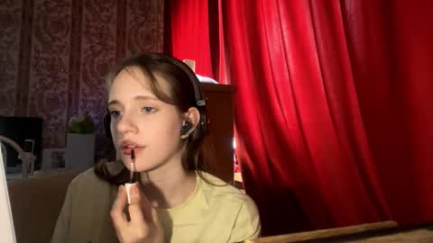 Kira online show from 10/16/25, 08:04