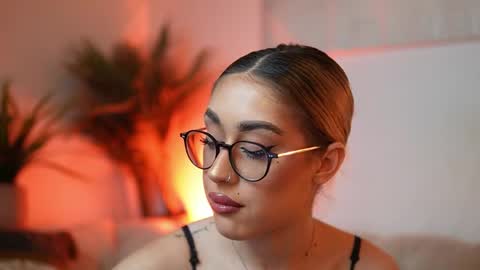  Aileen  online show from 03/18/26, 08:56