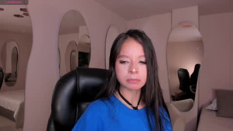 Snapshot of aileenvega chatting on 01/12/25, 11:39 AILEEN VEGA online show from 01/12/25, 11:39