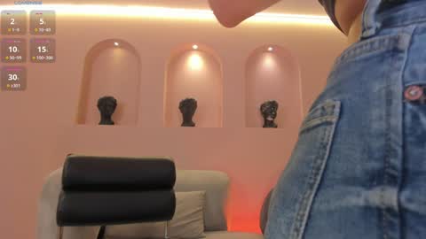 Snapshot of aileenvega chatting on 01/18/25, 11:43 AILEEN VEGA online show from 01/18/25, 11:43