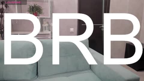 Snapshot of aina_faina chatting on 12/27/24, 12:45 Aina online show from 12/27/24, 12:45