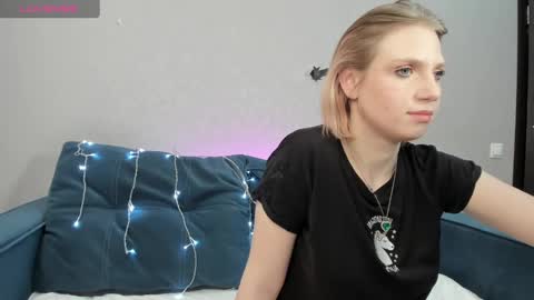 Snapshot of aina_faina chatting on 12/28/24, 07:33 Aina online show from 12/28/24, 07:33