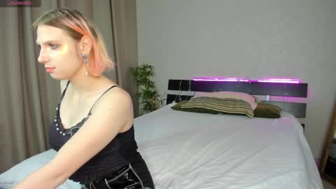 Snapshot of aina_faina chatting on 12/29/24, 09:17 Aina online show from 12/29/24, 09:17