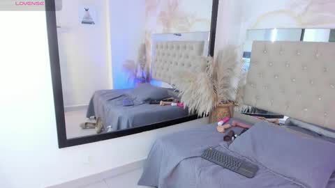 Ainaah  online show from 02/17/25, 02:37