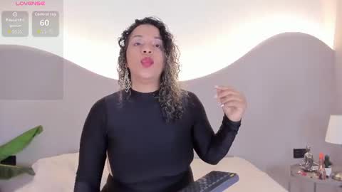Snapshot of ainaah_ chatting on 06/20/26, 11:46 Ainaah online show from 06/20/26, 11:46