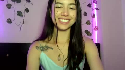 Snapshot of aine_ileana chatting on 12/09/24, 04:05 J online show from 12/09/24, 04:05