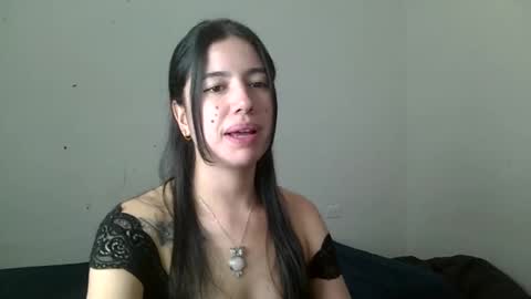 Snapshot of aine_ileana chatting on 04/22/26, 06:53 J online show from 04/22/26, 06:53