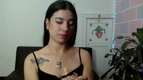 Snapshot of aine_ileana chatting on 06/16/26, 01:14 J online show from 06/16/26, 01:14