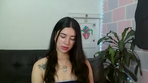 Snapshot of aine_ileana chatting on 07/02/26, 02:56 J online show from 07/02/26, 02:56