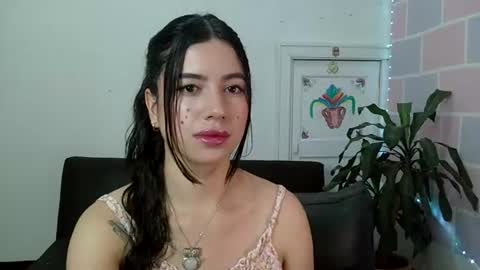 Snapshot of aine_ileana chatting on 07/07/26, 01:15 J online show from 07/07/26, 01:15