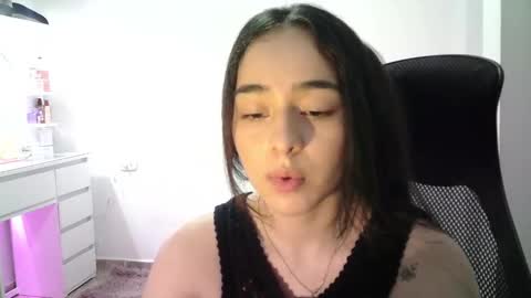 Snapshot of aineangeel chatting on 11/21/25, 12:21 AINE online show from 11/21/25, 12:21