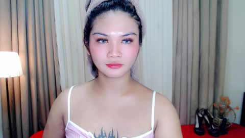 Snapshot of airy_and_dave chatting on 12/04/25, 05:43 airy_and_dave online show from 12/04/25, 05:43