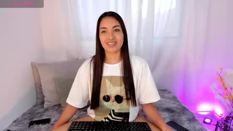 Aisha online show from 10/04/25, 06:17