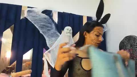 Snapshot of aisha_hotts777 chatting on 10/29/25, 03:31 Aisha online show from 10/29/25, 03:31