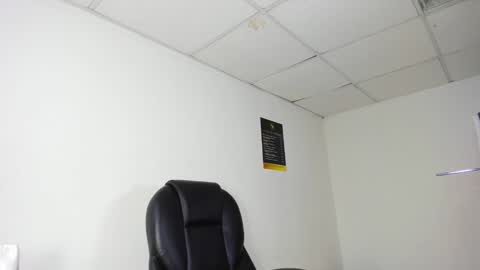 Snapshot of aisha_hotts777 chatting on 12/05/25, 03:48 Aisha online show from 12/05/25, 03:48