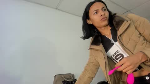 Snapshot of aisha_hotts777 chatting on 12/14/25, 03:34 Aisha online show from 12/14/25, 03:34