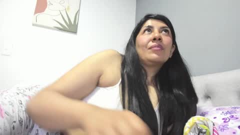 Snapshot of aisha_latina chatting on 12/12/24, 11:58 Katie online show from 12/12/24, 11:58