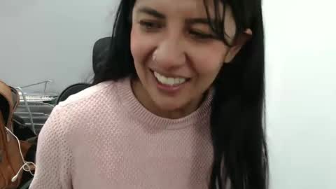 Snapshot of aisha_latina chatting on 03/11/25, 03:56 Katie online show from 03/11/25, 03:56