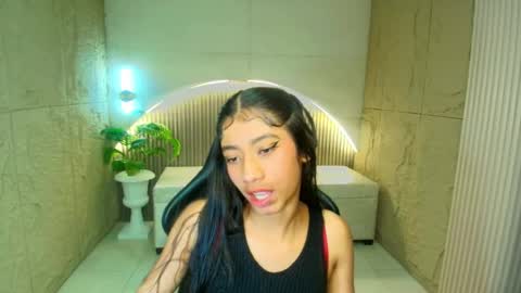 Snapshot of aishaa_r chatting on 04/12/26, 02:11 Aishaa r online show from 04/12/26, 02:11