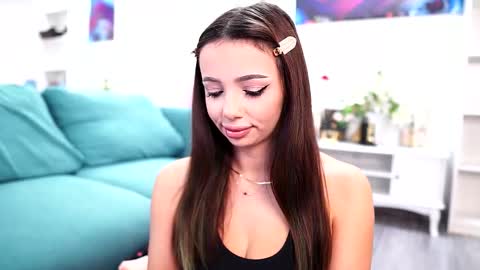 Snapshot of aishabee chatting on 11/19/25, 10:26 Aisha online show from 11/19/25, 10:26