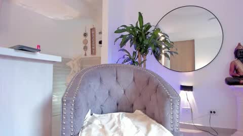 Aisha online show from 02/09/26, 05:17