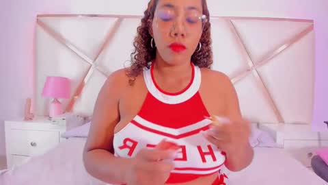 Snapshot of aisharodgers00 chatting on 10/28/25, 08:22 Aisha Rodgers online show from 10/28/25, 08:22