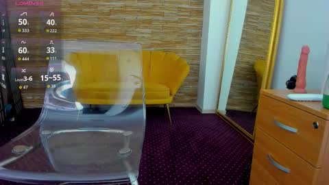 Aisha online show from 10/25/25, 04:09