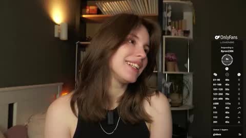 Aliza online show from 03/25/26, 01:22