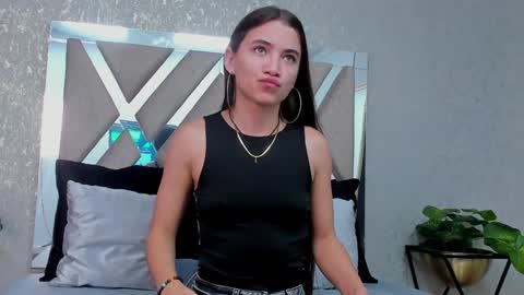 Snapshot of aitana_baker_ chatting on 01/27/25, 12:37 little aitana  online show from 01/27/25, 12:37