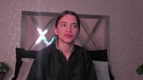 Snapshot of aitana_baker_ chatting on 02/11/25, 01:51 little aitana  online show from 02/11/25, 01:51