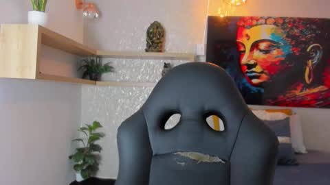 little aitana  online show from 01/16/26, 09:19