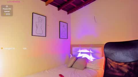 Snapshot of aitana_brown chatting on 01/12/25, 01:32 Aitana Brown online show from 01/12/25, 01:32