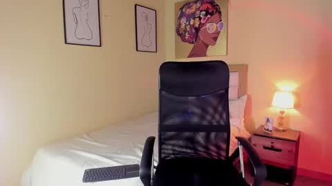 Snapshot of aitana_brown chatting on 02/04/25, 12:40 Aitana Brown online show from 02/04/25, 12:40