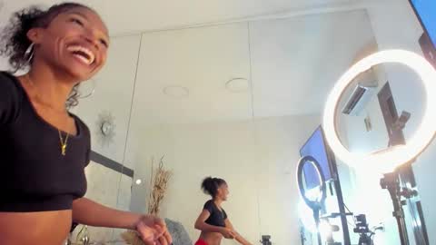 Snapshot of aitanabhele chatting on 12/19/25, 07:32 Aitana online show from 12/19/25, 07:32