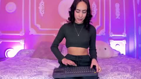 Snapshot of aitanajohns chatting on 10/20/25, 12:27 Aitana online show from 10/20/25, 12:27