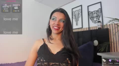 Aitana Garcia online show from 10/21/25, 12:17