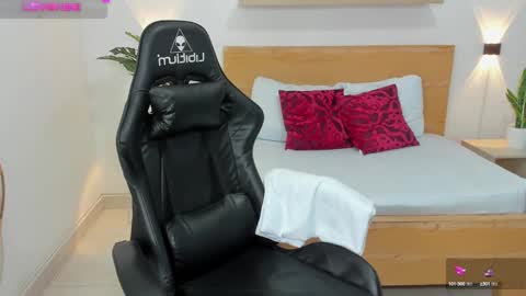 Snapshot of aixa_15 chatting on 02/28/25, 11:58 Aixa Burgos online show from 02/28/25, 11:58