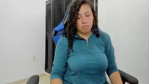 Snapshot of aixa_15 chatting on 09/16/25, 12:06 Aixa Burgos online show from 09/16/25, 12:06