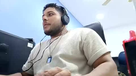 Esteban online show from 02/20/25, 03:34