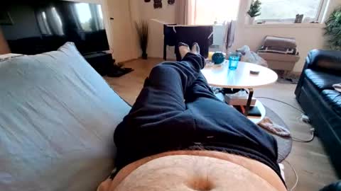 ak_2 online show from 04/07/26, 07:42