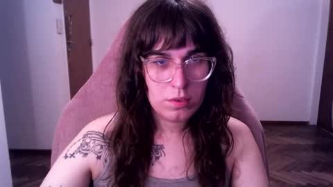 Snapshot of akamedolle chatting on 12/02/25, 12:38 Veronica Akame 3 online show from 12/02/25, 12:38