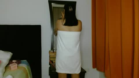Snapshot of akanekihm chatting on 06/18/26, 09:14 MIRANDA online show from 06/18/26, 09:14