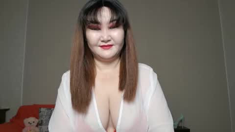 Snapshot of akanire chatting on 11/26/25, 03:18 Shelly online show from 11/26/25, 03:18