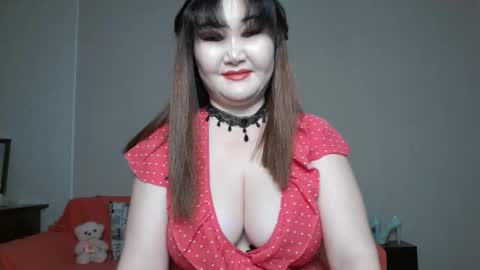 Snapshot of akanire chatting on 12/16/25, 03:22 Shelly online show from 12/16/25, 03:22