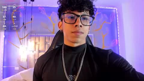 akazaboy online show from 09/17/25, 09:27